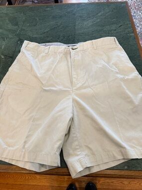 Tommy Hilfiger Men's Light Khaki Flat-Front Cotton Shorts